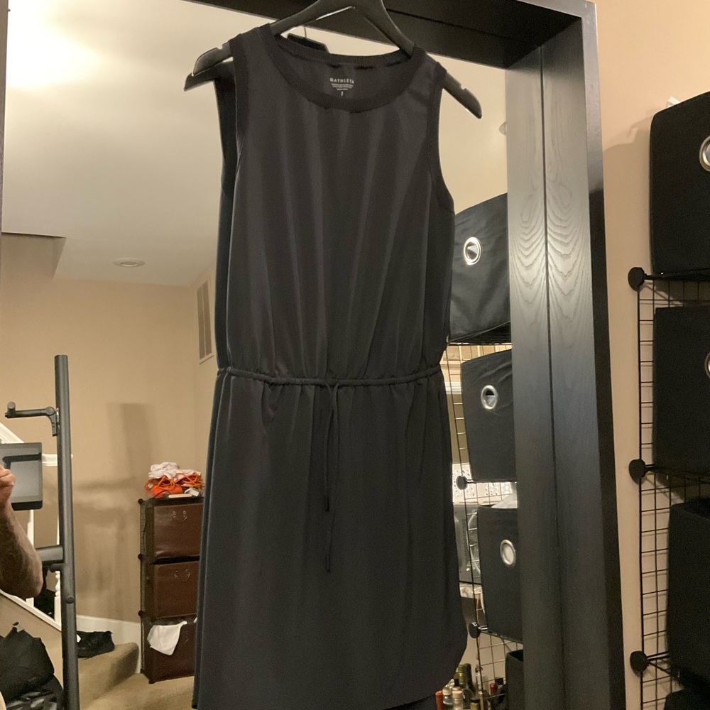 (Sue) B1G1 Athleta Black Sleeveless Crew Neck Sheath Dress